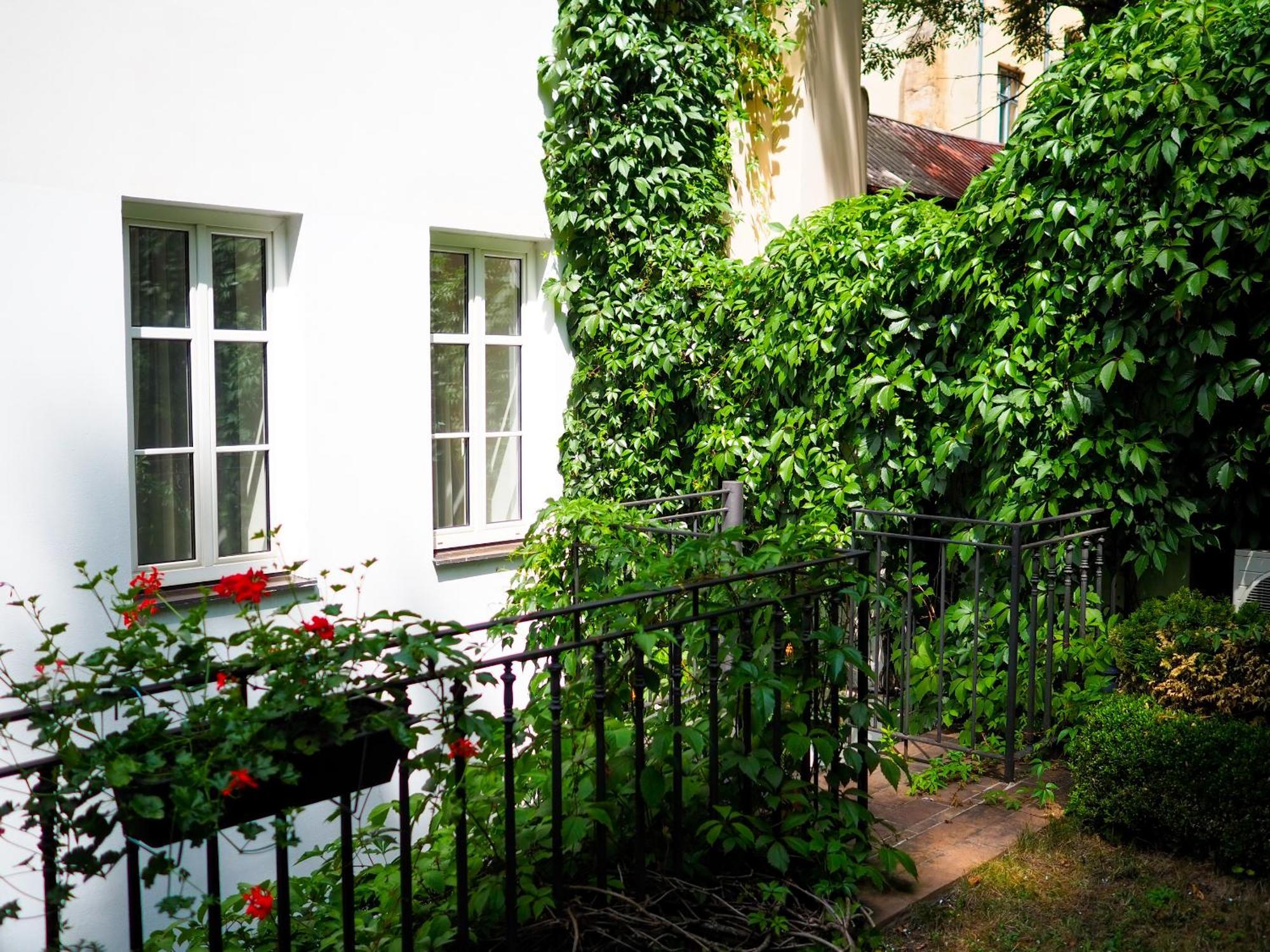 Hotel 16 & Apartments Prague City Living — Photos 2